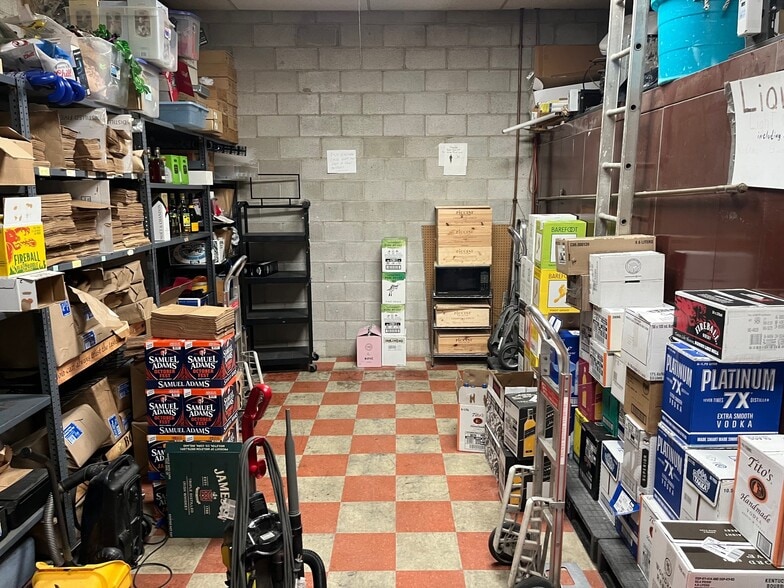 More Photos Of 900-910 White Plains Rd, Trumbull Freestanding For Lease