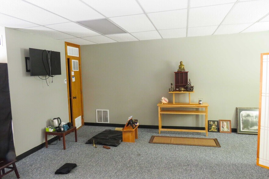 More Photos Of 1245 S Fabrique Dr, Wichita Flex For Sale