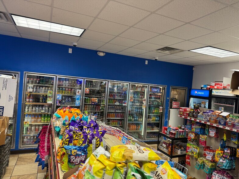 More Photos Of 514 S Eastman Rd, Longview Service Station For Sale