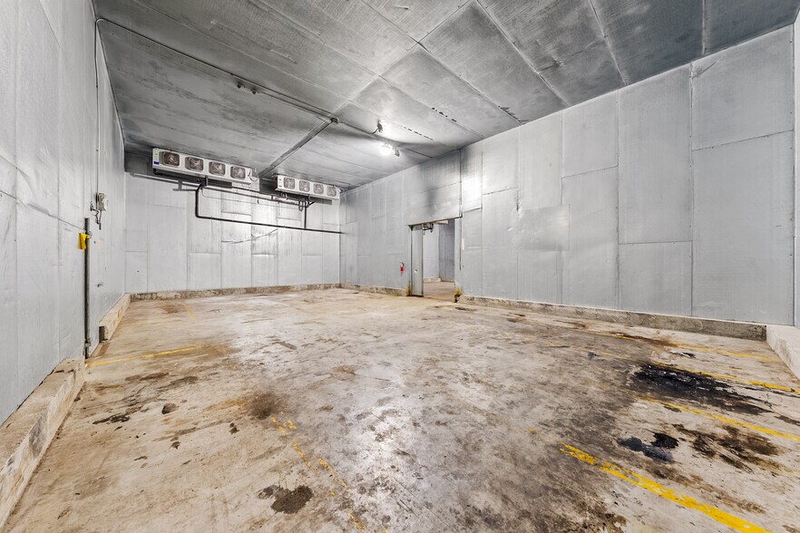 More Photos Of 619 S Fir St, Medford Refrigeration Cold Storage For Sale