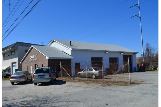 More Photos Of 2512 W Pembroke Ave, Hampton Service Station For Sale