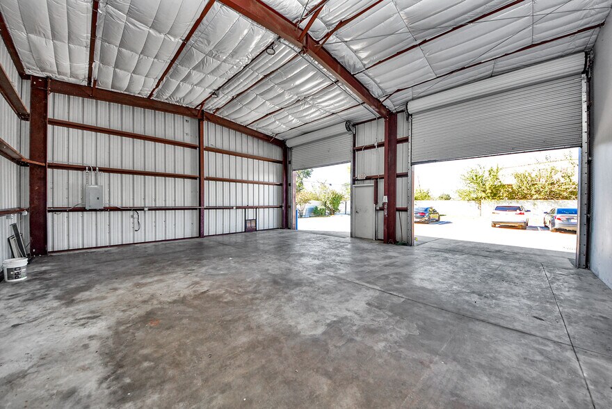 More Photos Of 6549 W Tidwell Rd, Houston Auto Dealership For Lease