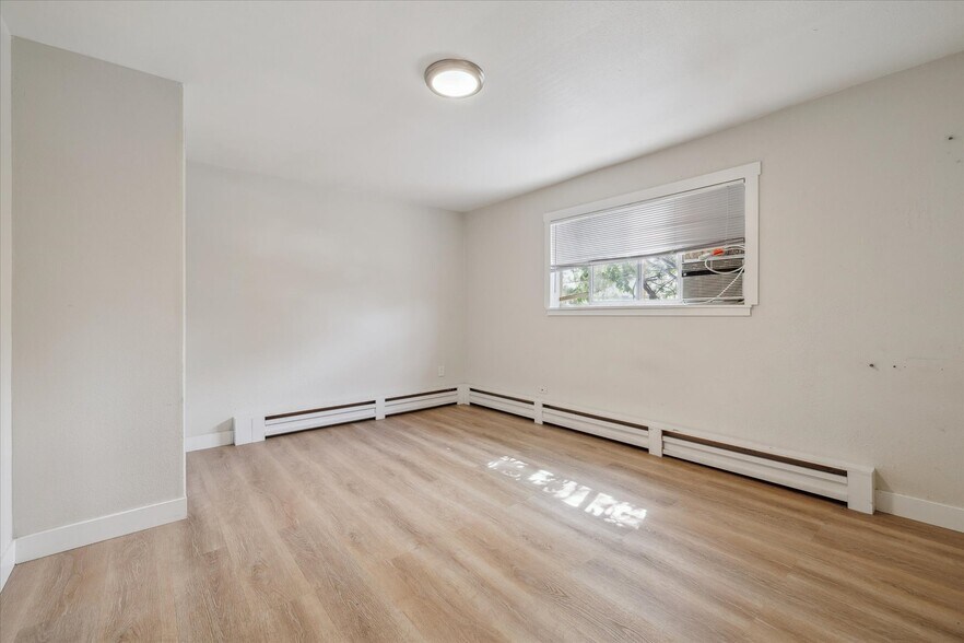 More Photos Of 1923 Dallas St, Aurora Apartments For Sale