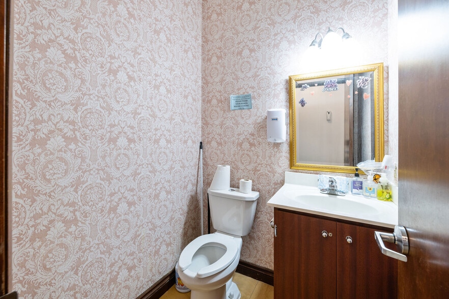 More Photos Of 151 SW 1st St, Dania Beach Assisted Living For Lease