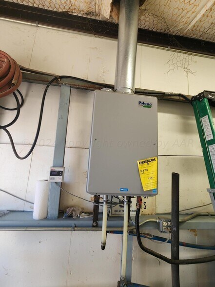 More Photos Of 2001 E Oklahome Ave, Wheeler Carwash For Sale