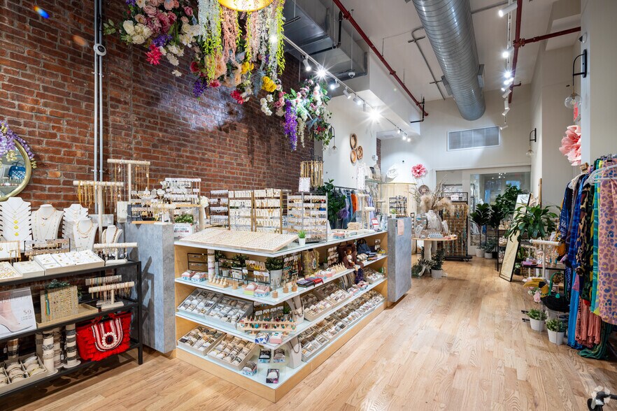 More Photos Of 391 Broadway, New York Multifamily For Sale