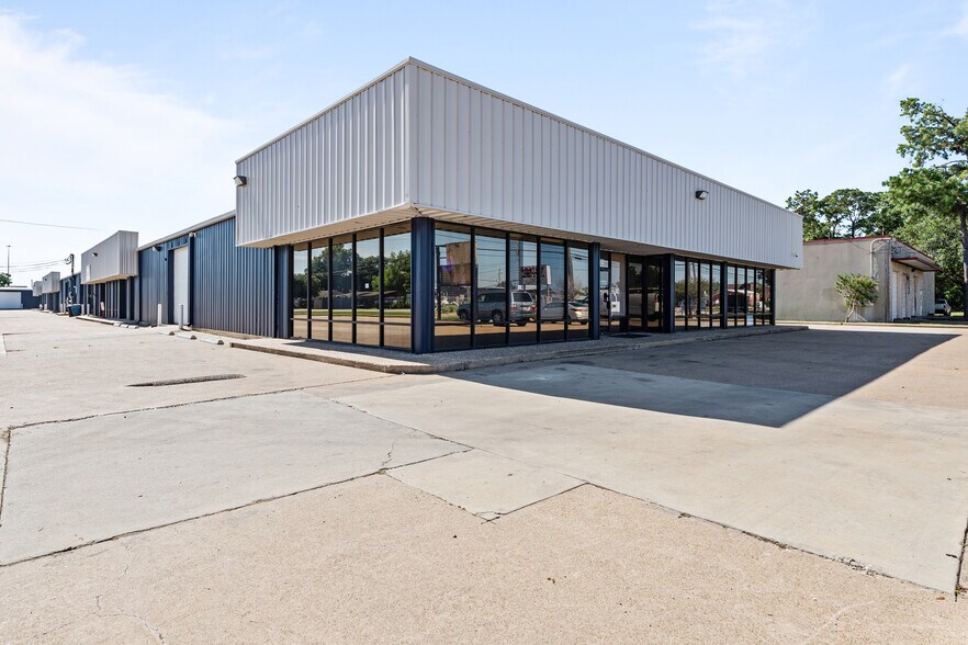 More Photos Of 1500 Brittmoore Rd, Houston Warehouse For Lease