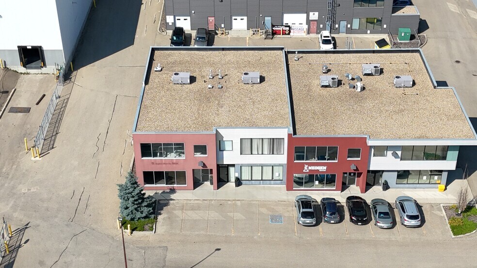 More Photos Of 7327 Roper Rd NW, Edmonton Flex For Lease
