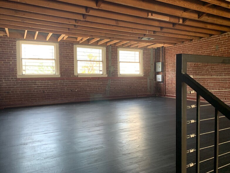 More Photos Of 2736 Main St, Santa Monica Storefront Retail Office For Sale