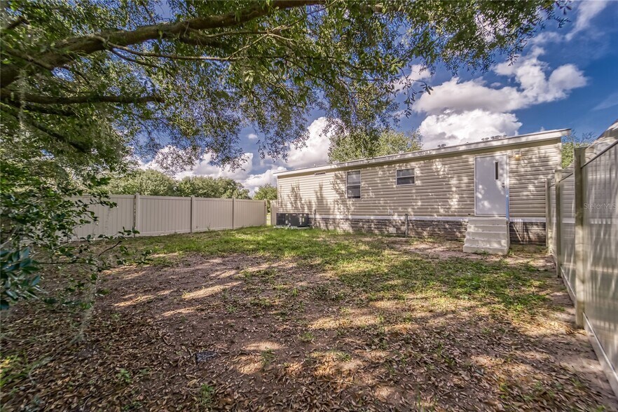 More Photos Of 2105 Bruce St, Lakeland Trailer Camper Park For Sale