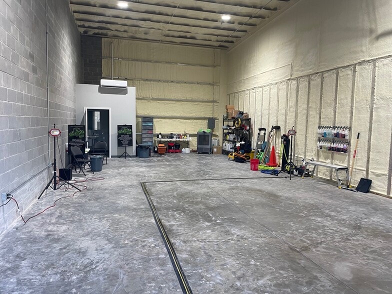 More Photos Of 6935 Big Lake Rd, Lake Charles Flex For Lease