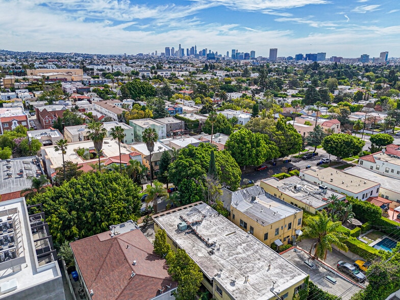 More Photos Of 635 N Beachwood Dr, Los Angeles Apartments For Sale