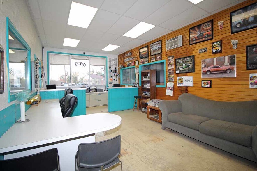 More Photos Of 8030 Bennett St, Pittsburgh Self Storage For Sale