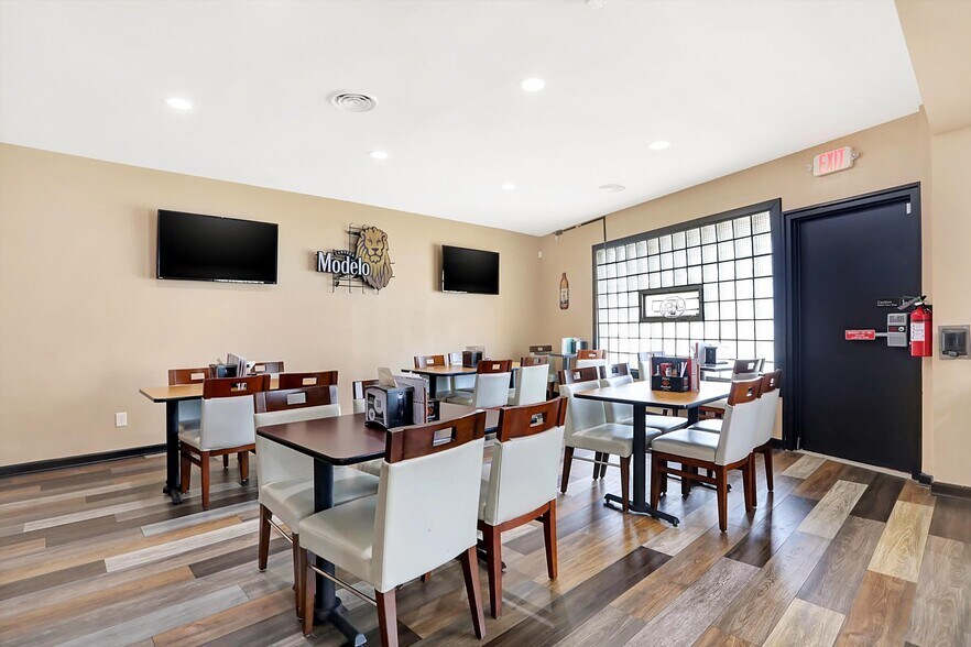 More Photos Of 2023 E Southeastern Ave, Indianapolis Restaurant For Sale