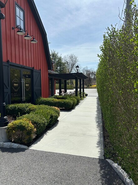 More Photos Of 156 Route 17, Tuxedo Park Restaurant For Sale