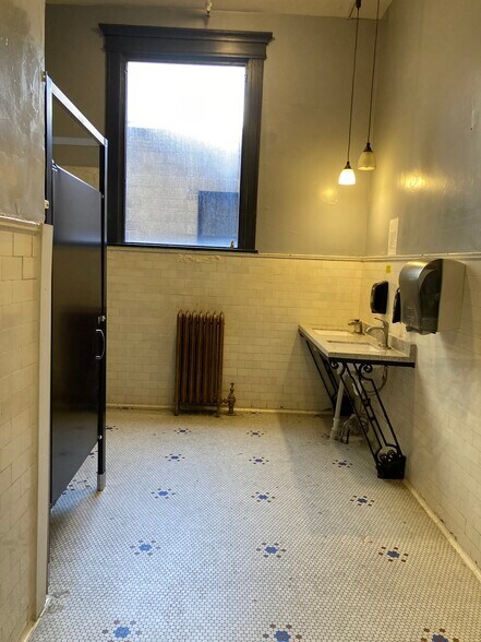 More Photos Of 318-320 Pearl St, Buffalo Storefront Retail Office For Lease