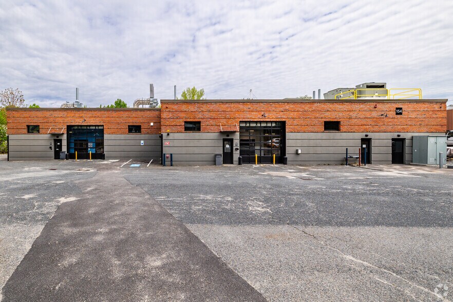 More Photos Of 154 Calvary St, Waltham Research And Development For Lease