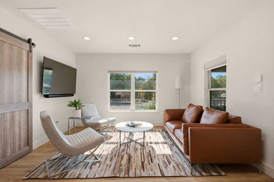 More Photos Of 7274 Elm St, Frisco Office For Sale
