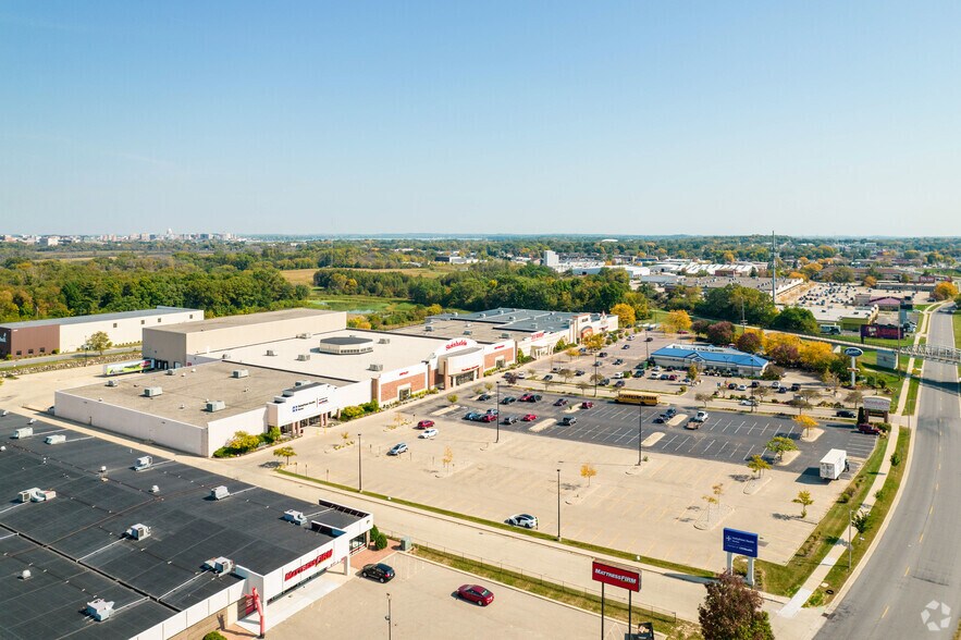 More Photos Of 2118-2134 W Beltline Hwy, Madison Freestanding For Sale