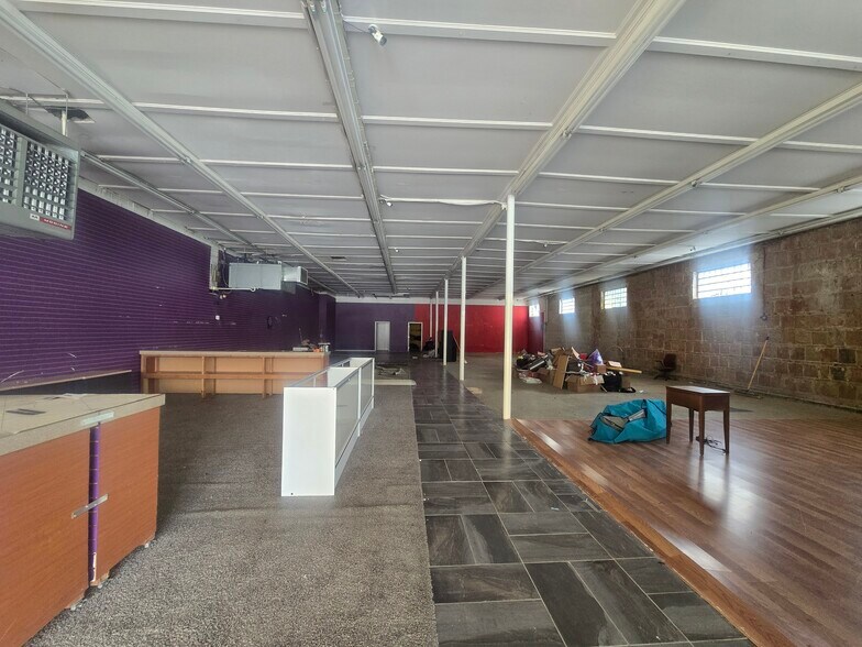 More Photos Of 5501 1st Ave N, Birmingham General Retail For Sale