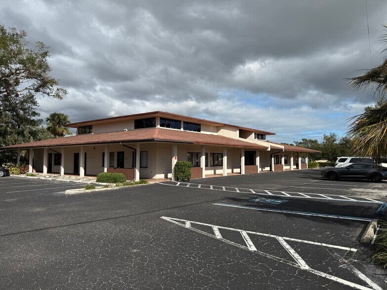 More Photos Of 5550 26th St, Bradenton Medical For Sale