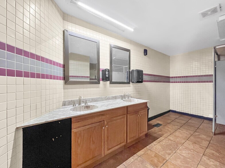 More Photos Of 15371 Highway 13 S, Hurricane Mills General Retail For Sale