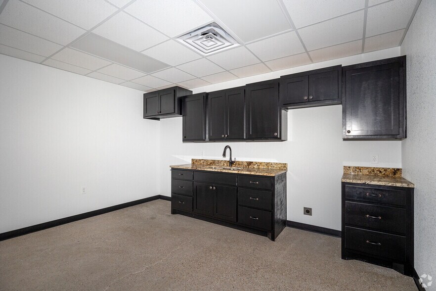 More Photos Of 14521 W I-20, Odessa Warehouse For Lease