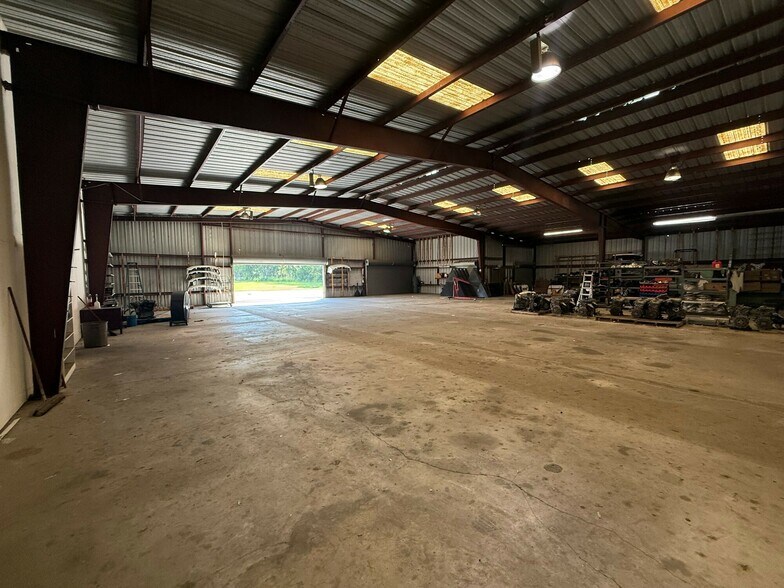 More Photos Of 3941 W Pensacola St, Tallahassee Industrial For Lease