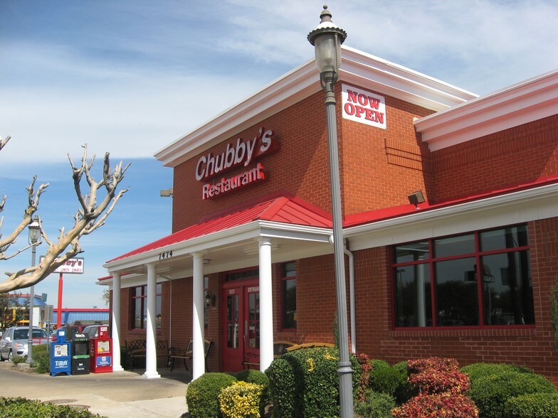 Primary Photo Of 7474 S Cockrell Hill Rd, Dallas Restaurant For Sale
