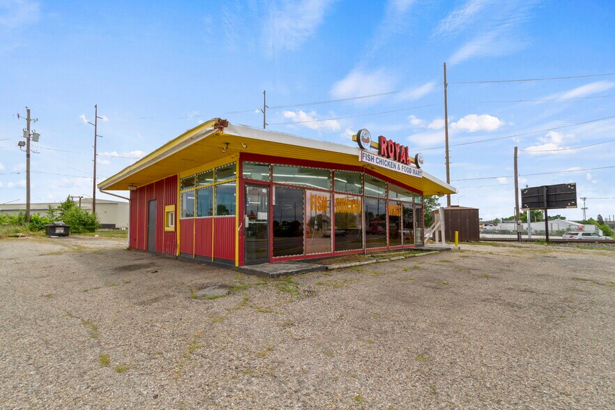Primary Photo Of 2407 N Sherman Dr, Indianapolis Restaurant For Sale