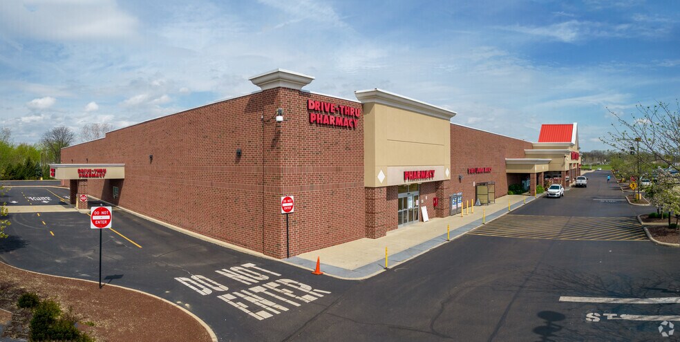 More Photos Of 3773-3841 S Hamilton Rd, Columbus Storefront For Lease