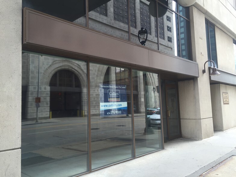 More Photos Of 720 N Water St, Milwaukee Parking Garage For Lease