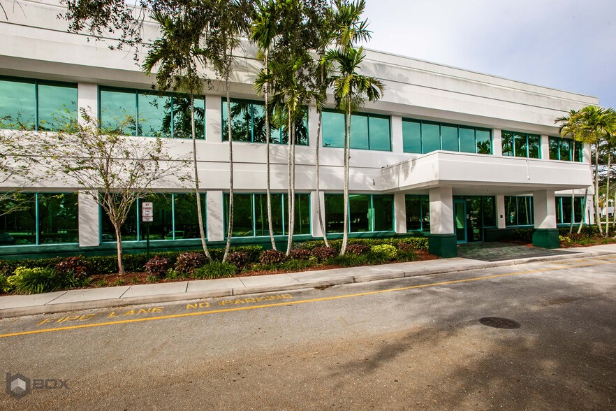 Primary Photo Of 2690 Weston Rd, Weston Office For Lease