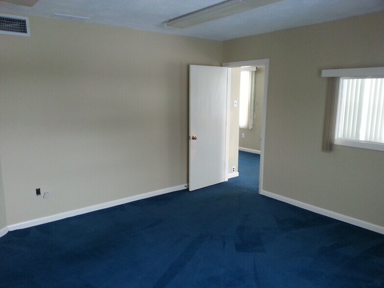 More Photos Of 555 Pleasant St, Brockton Office For Lease