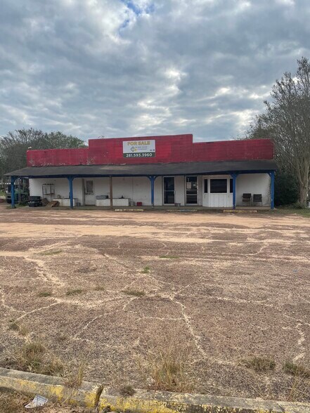 Primary Photo Of 21120 Highway 105, Cleveland Storefront For Sale