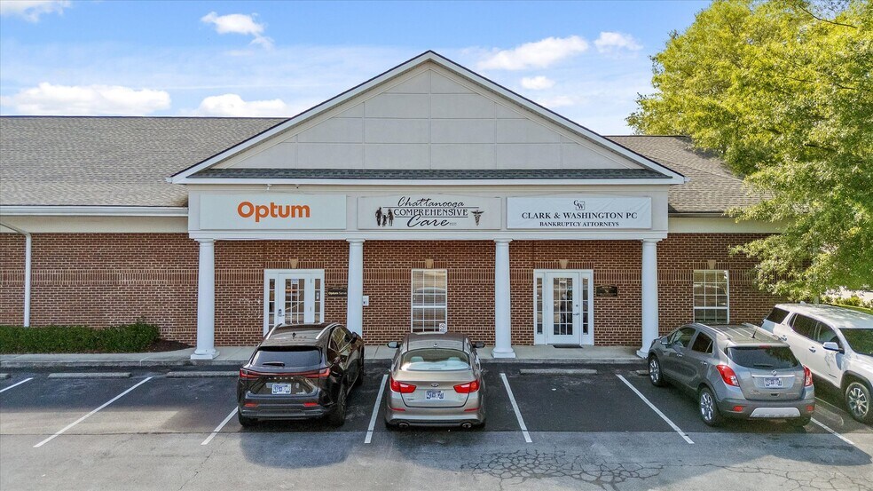More Photos Of 7446 Shallowford Rd, Chattanooga Medical For Lease