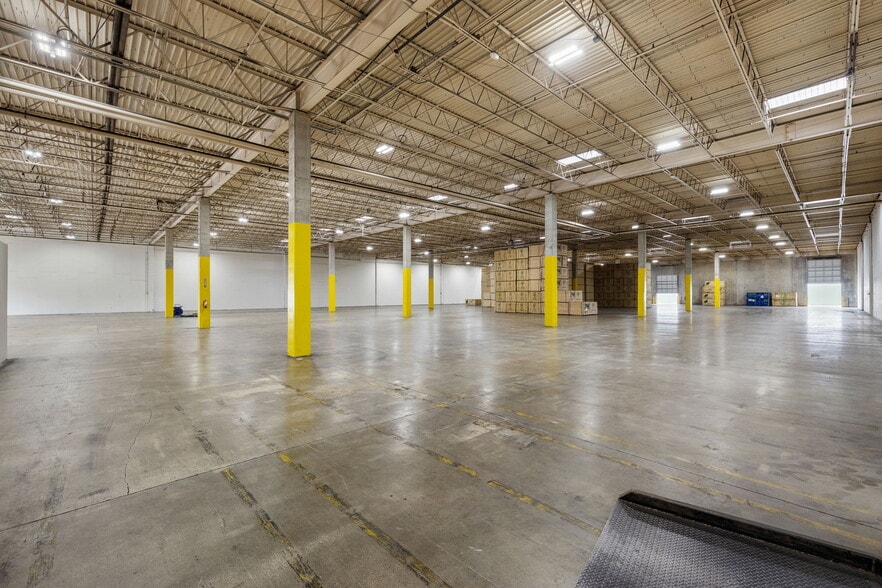 More Photos Of 12300 NW 32nd Ave, Miami Warehouse For Lease