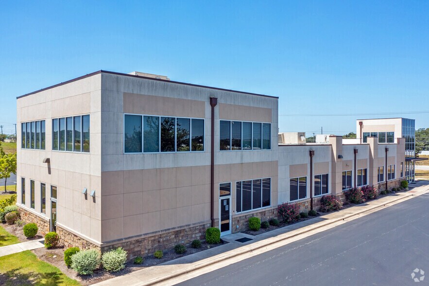 More Photos Of 4411 S Interstate 35, Georgetown Medical For Lease