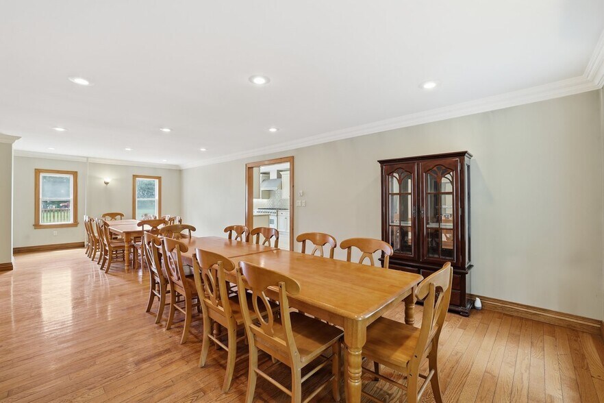 More Photos Of 1015 PA-390, Greentown Hospitality For Sale