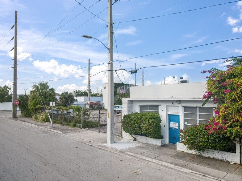 More Photos Of 775 NW 21st St, Miami Service For Lease