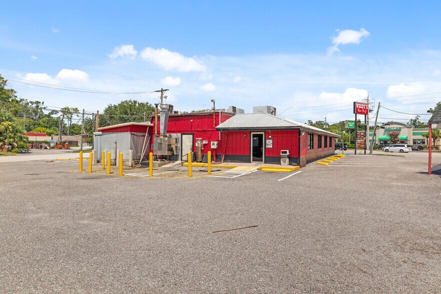 More Photos Of 1638 University Blvd S, Jacksonville Restaurant For Sale