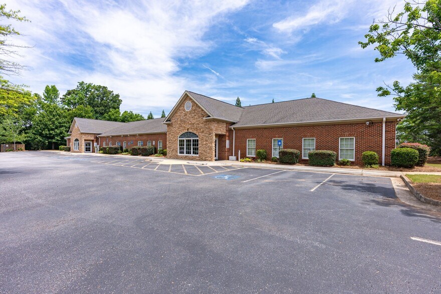 More Photos Of 1500 Langford Dr, Watkinsville Medical For Sale