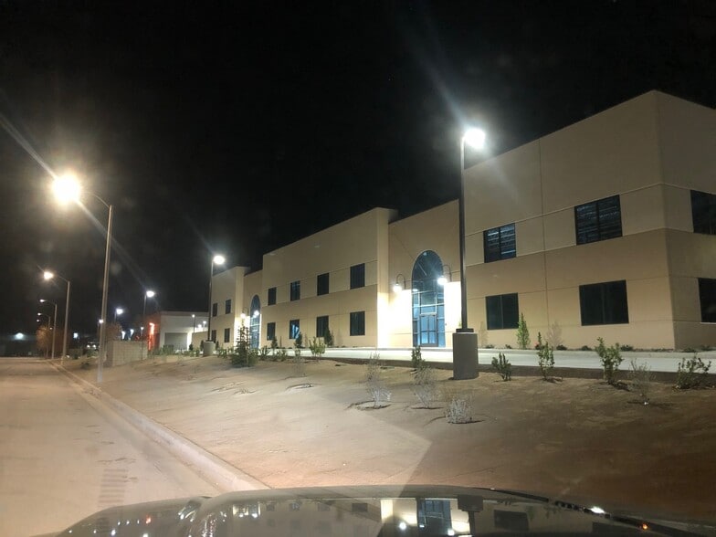 More Photos Of 200 Grand Cypress Ave, Palmdale Industrial For Sale