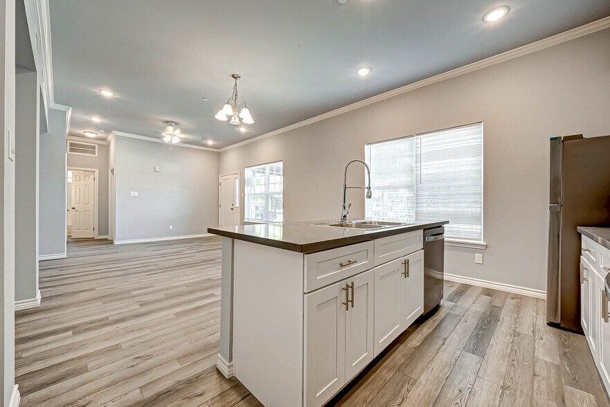 More Photos Of 2508 Southmore Blvd, Houston Apartments For Sale