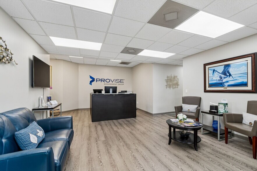 More Photos Of 611 Druid Rd E, Clearwater Medical For Sale