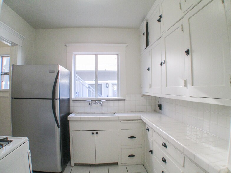 More Photos Of 440 N Zona Ct, Long Beach Multifamily For Sale