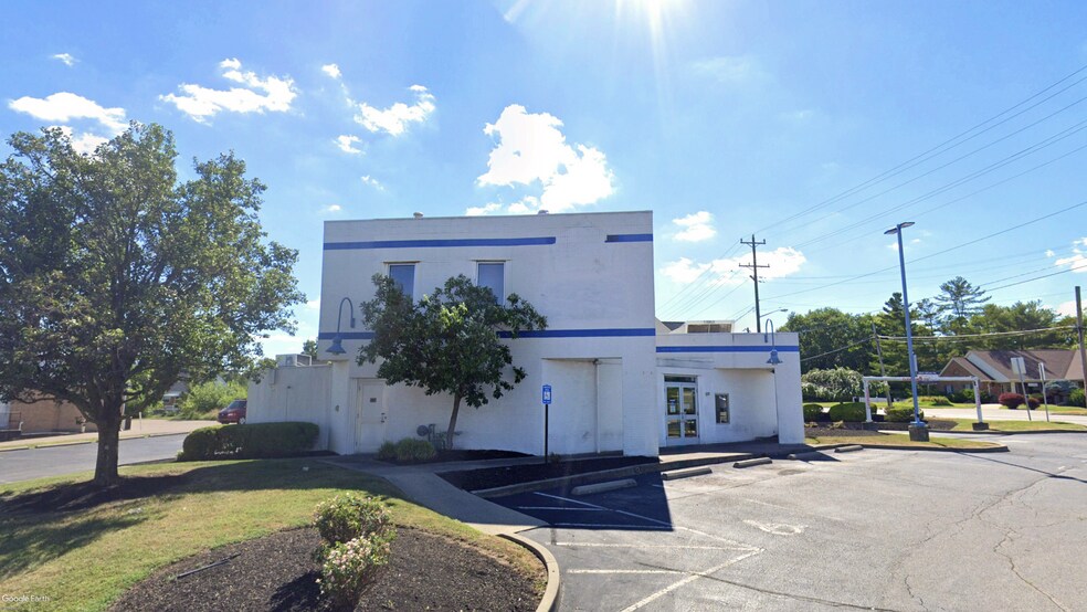 More Photos Of 5301 Delhi Pike, Cincinnati Fast Food For Lease