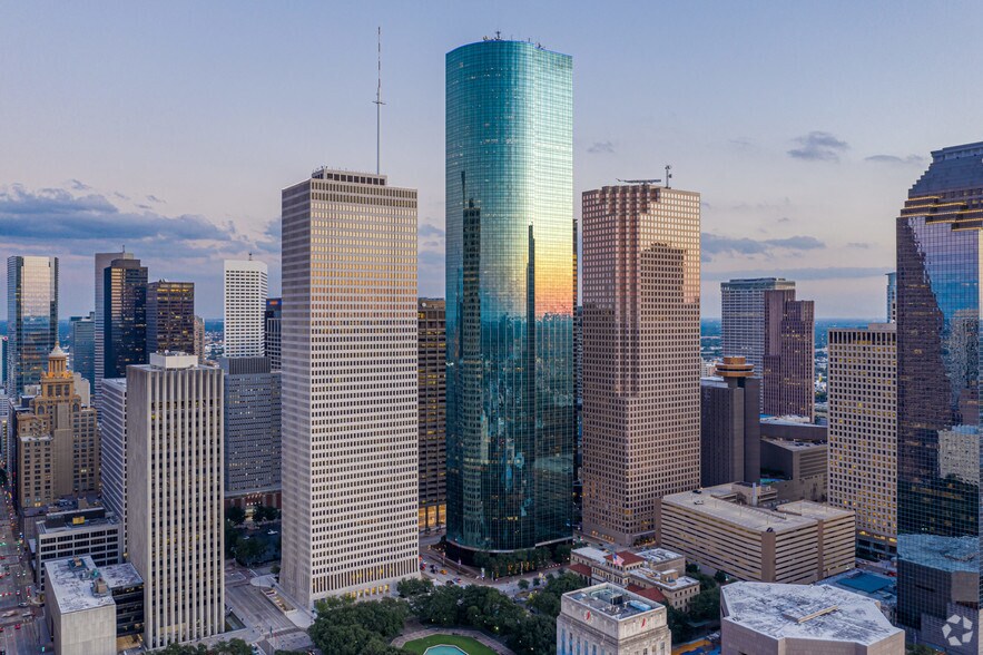 More Photos Of 1000 Louisiana St, Houston Office For Lease