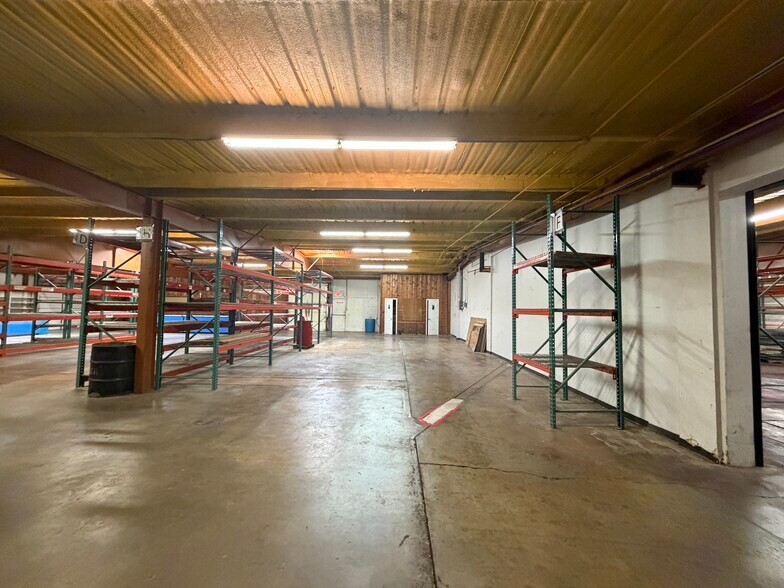 More Photos Of 1720 E 7th St, Odessa Industrial For Lease