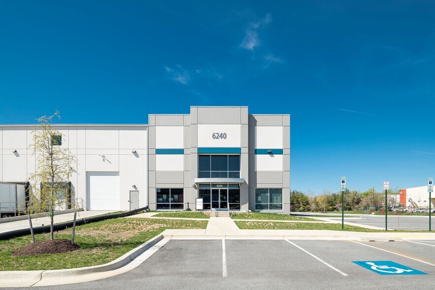 More Photos Of 6240 Columbia Park Rd, Hyattsville Warehouse For Lease